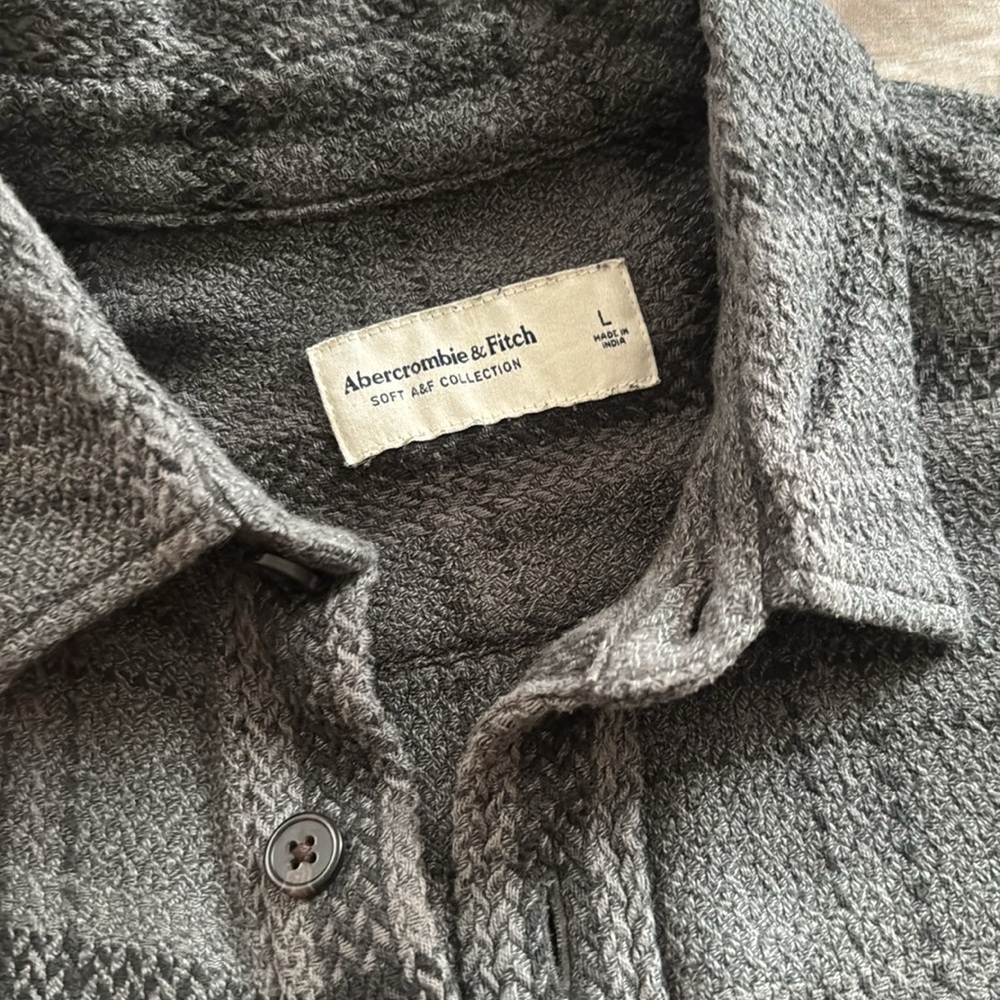 Abercrombie & Fitch Flannel Button Up Long Sleeve - Picture 2 of 3